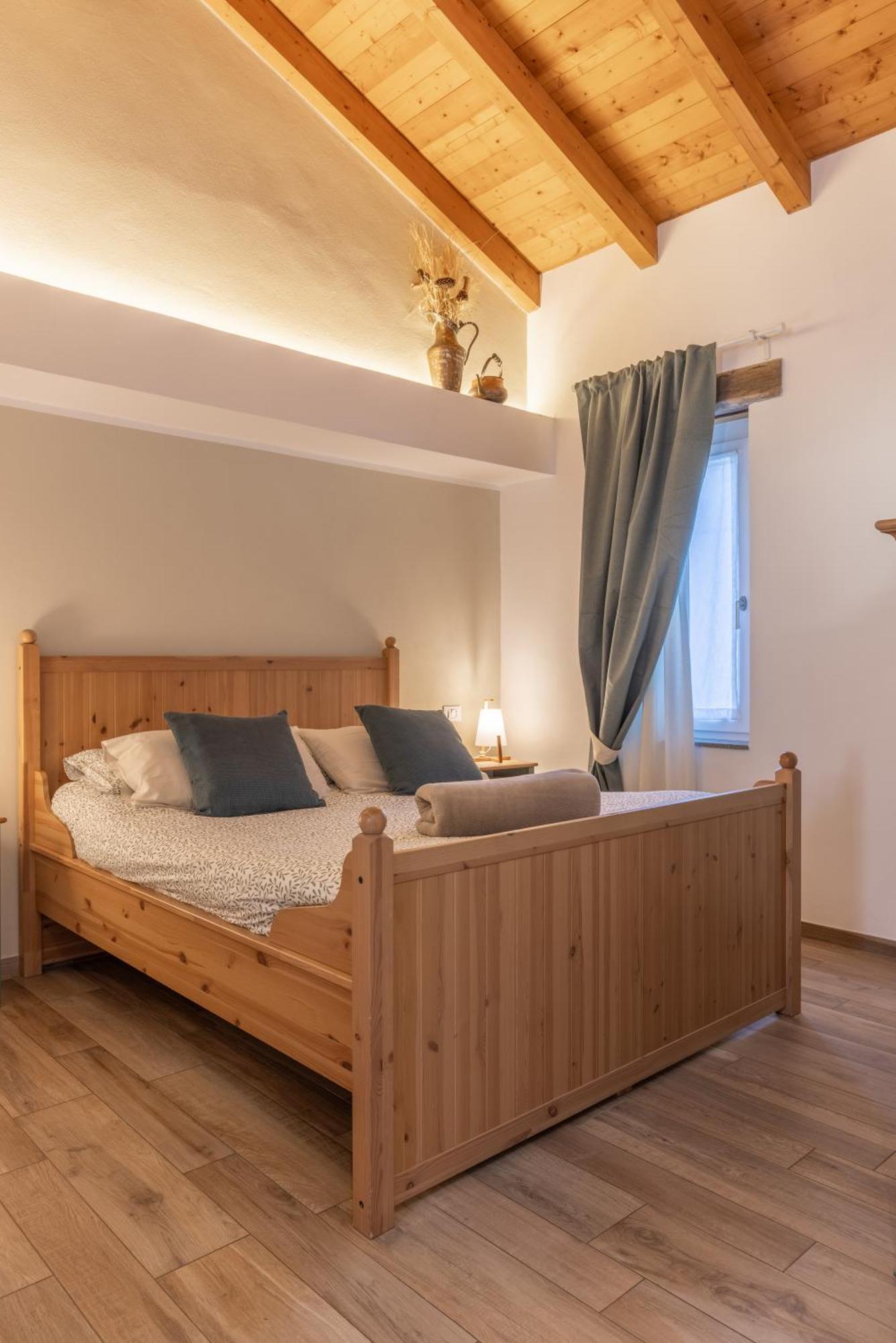 Il Riccio Di Ricciano Bed and Breakfast Casale Corte Cerro Εξωτερικό φωτογραφία