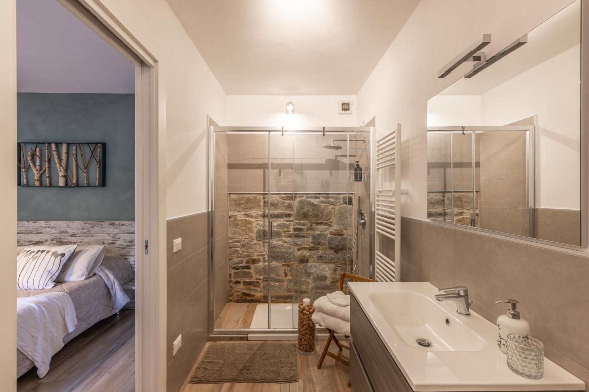 Il Riccio Di Ricciano Bed and Breakfast Casale Corte Cerro Εξωτερικό φωτογραφία